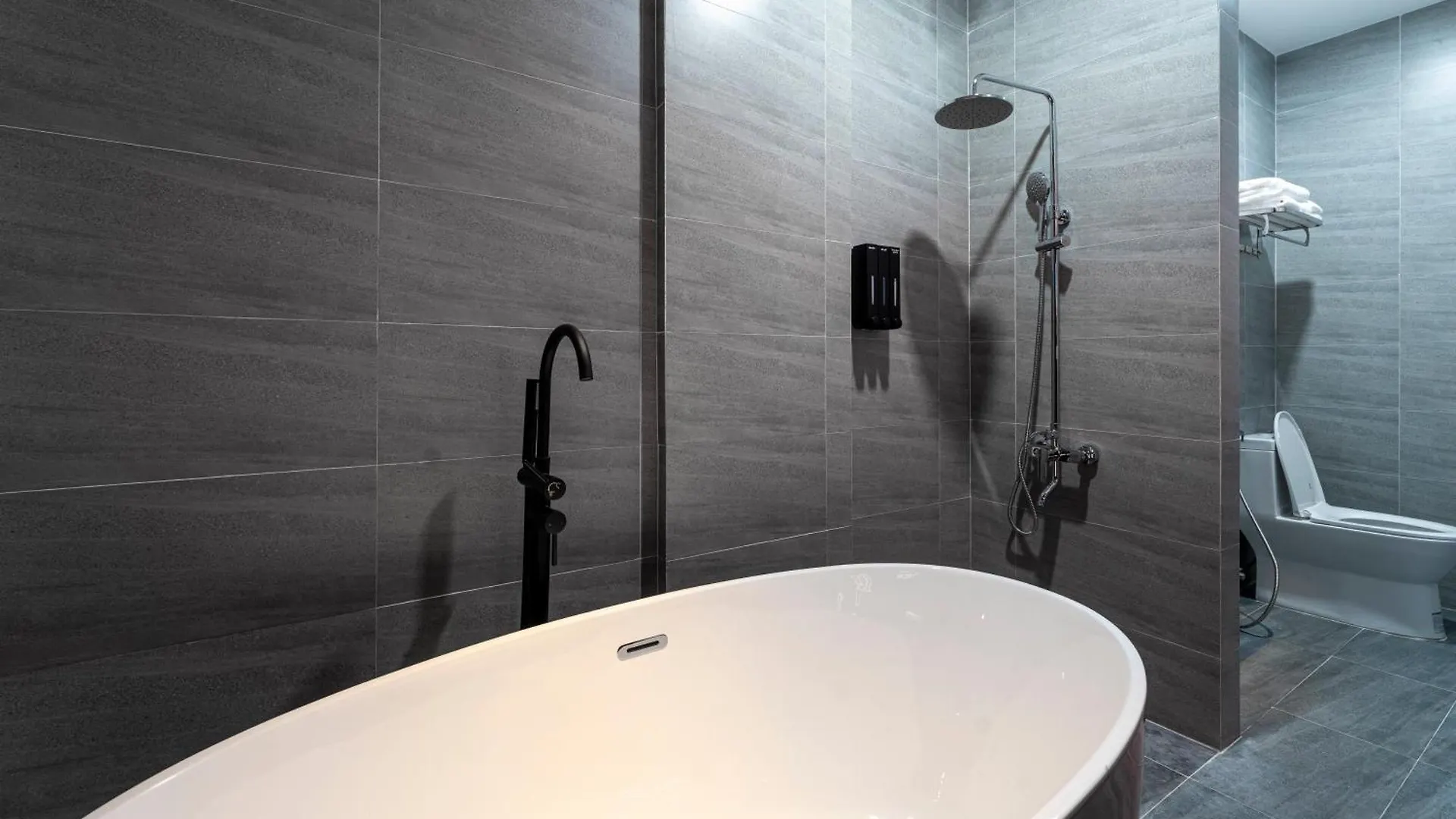 Chiic House Hotel - Love Hotel Nha Trang