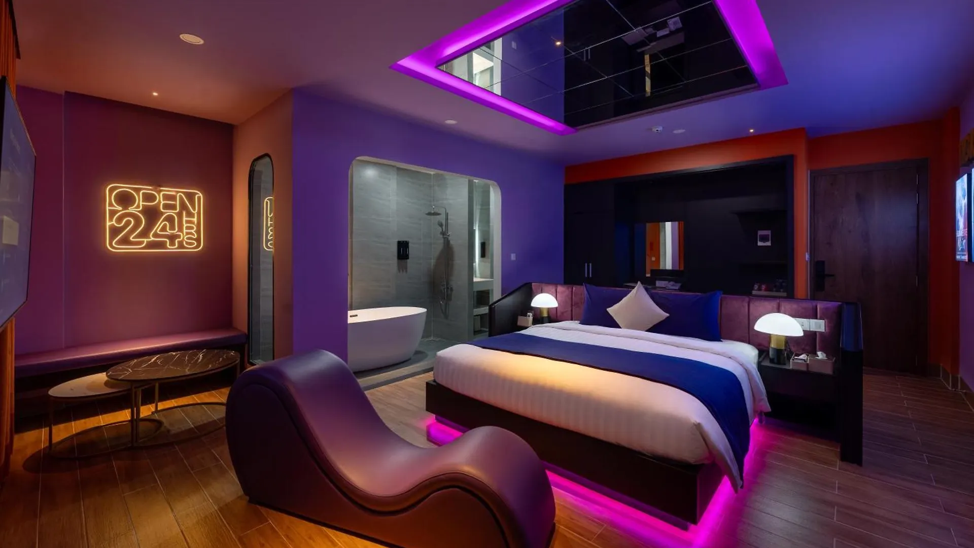 Chiic House Hotel - Love Hotel Nha Trang Vietnam