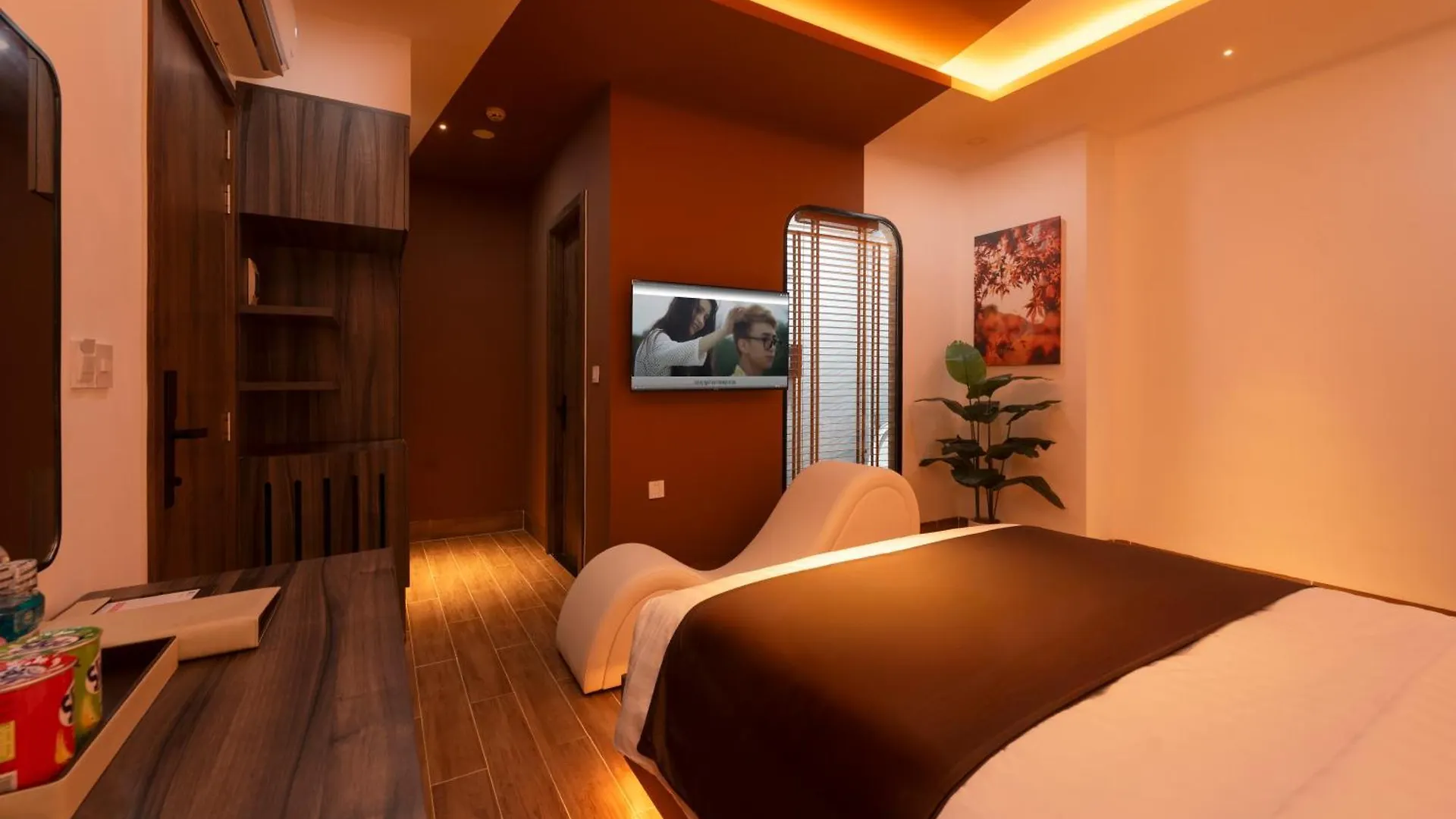 Chiic House Hotel - Love Hotel Nha Trang